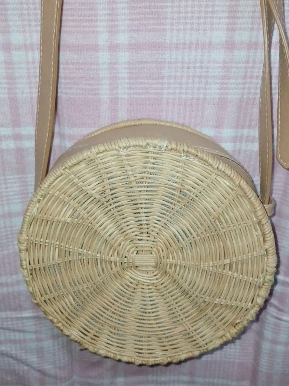 Round Woven Crossbody Bag in Natural Tan